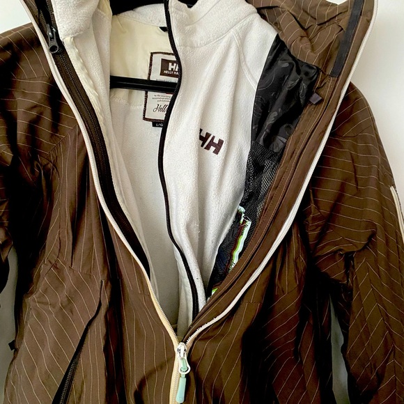 Helly hansen 2 in one winter jacket (has white fall/spring insert) - Picture 1 of 2